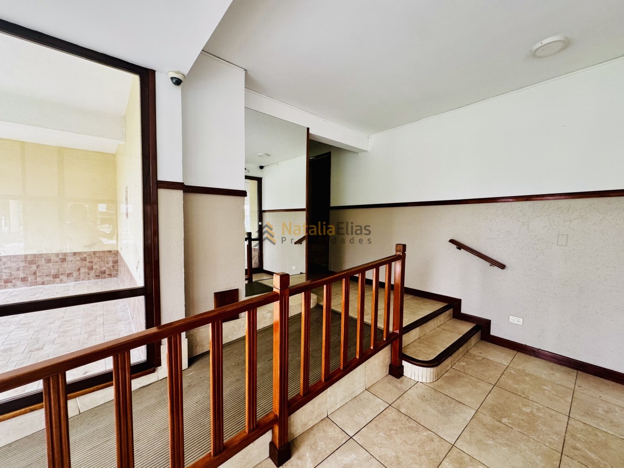 Departamento 3 ambientes externo con espacio de cochera 