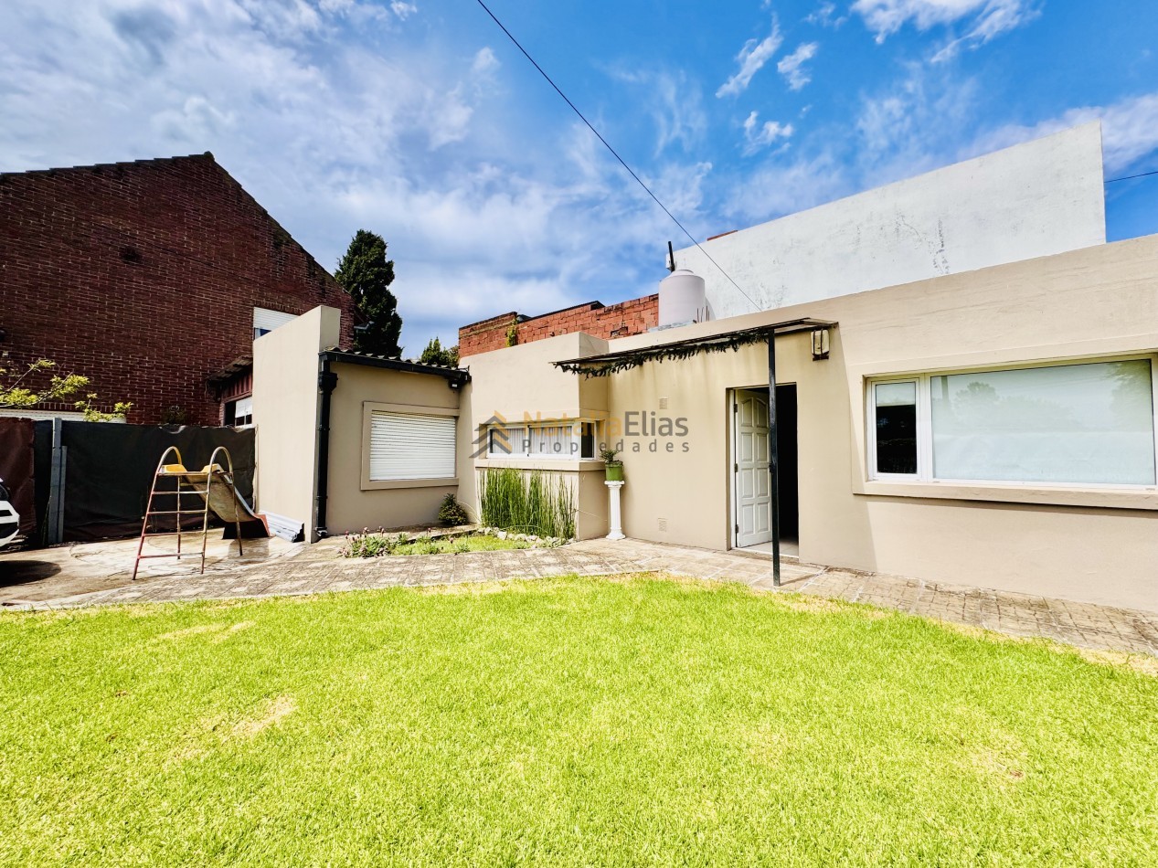 Moderna casa en barrio Las Avenidas