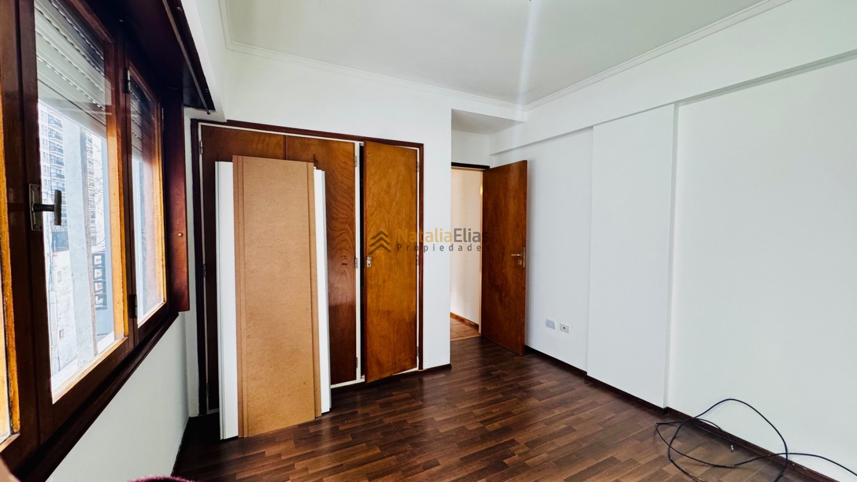 Departamento 2 ambientes con balcon al lateral 