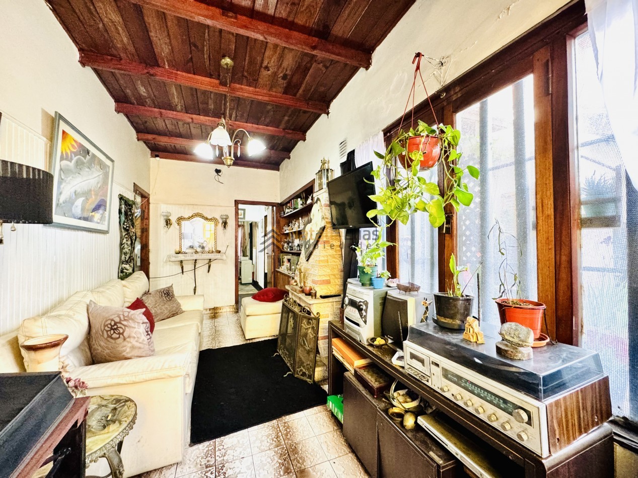 Casa 3 ambientes barrio Bernardino Rivadavia