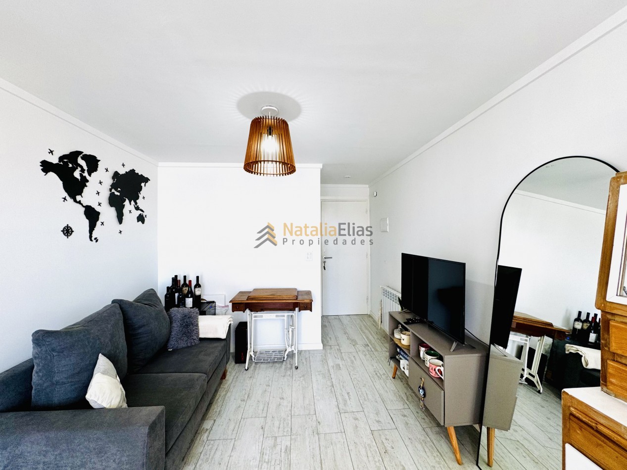 Departamento 2 ambientes al frente en La Perla 