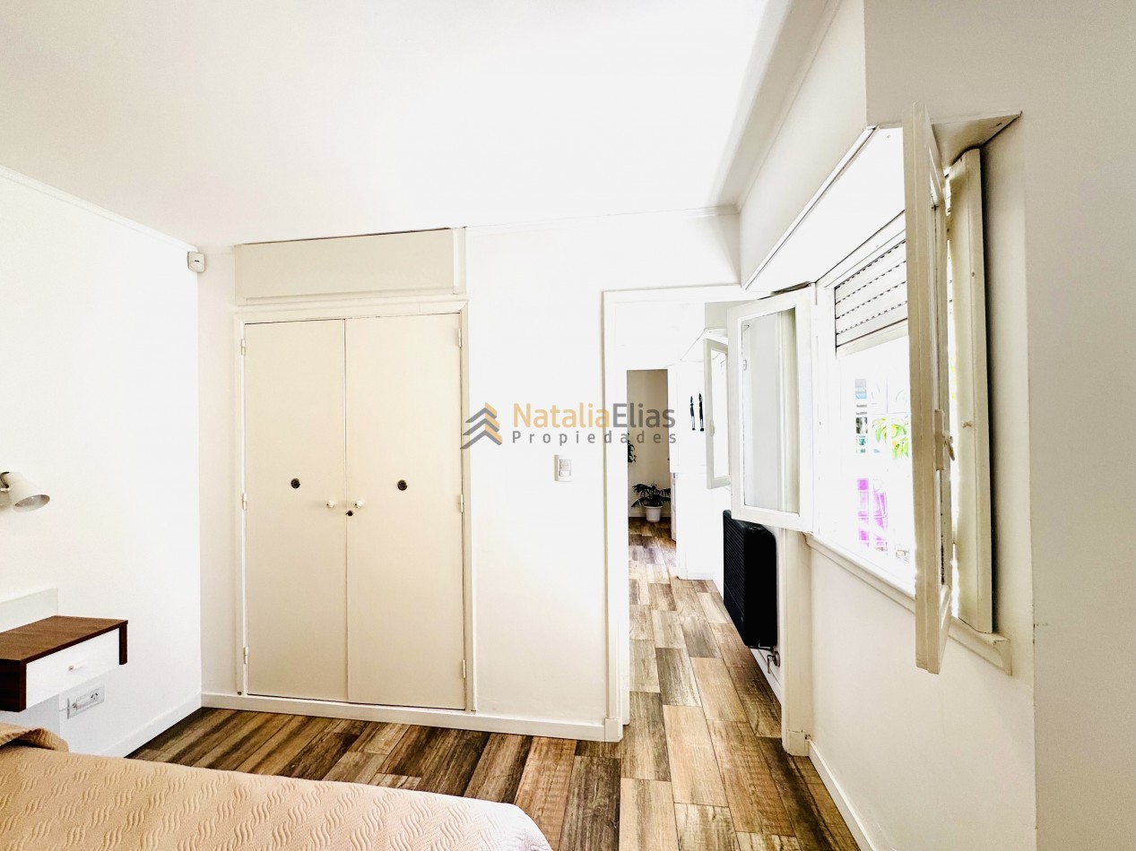 PH en La Perla 2 ambientes con patio propio RECICLADO y EQUIPADO