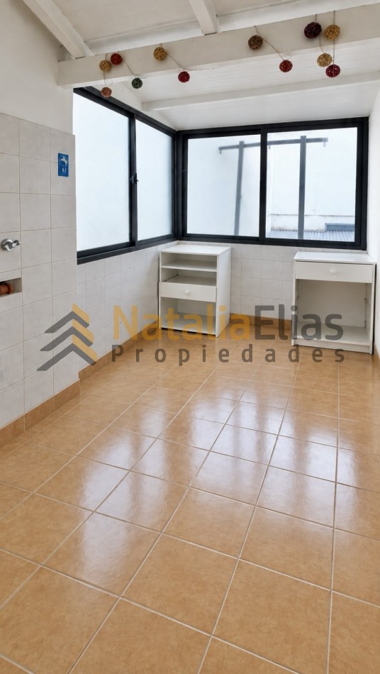 Propiedad en block 3 PH con garage multiples usos 