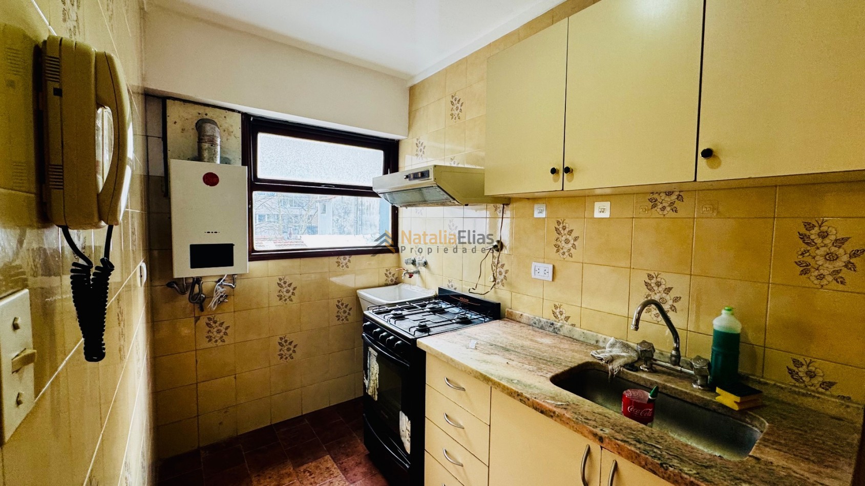 Departamento 2 ambientes con balcon al lateral 