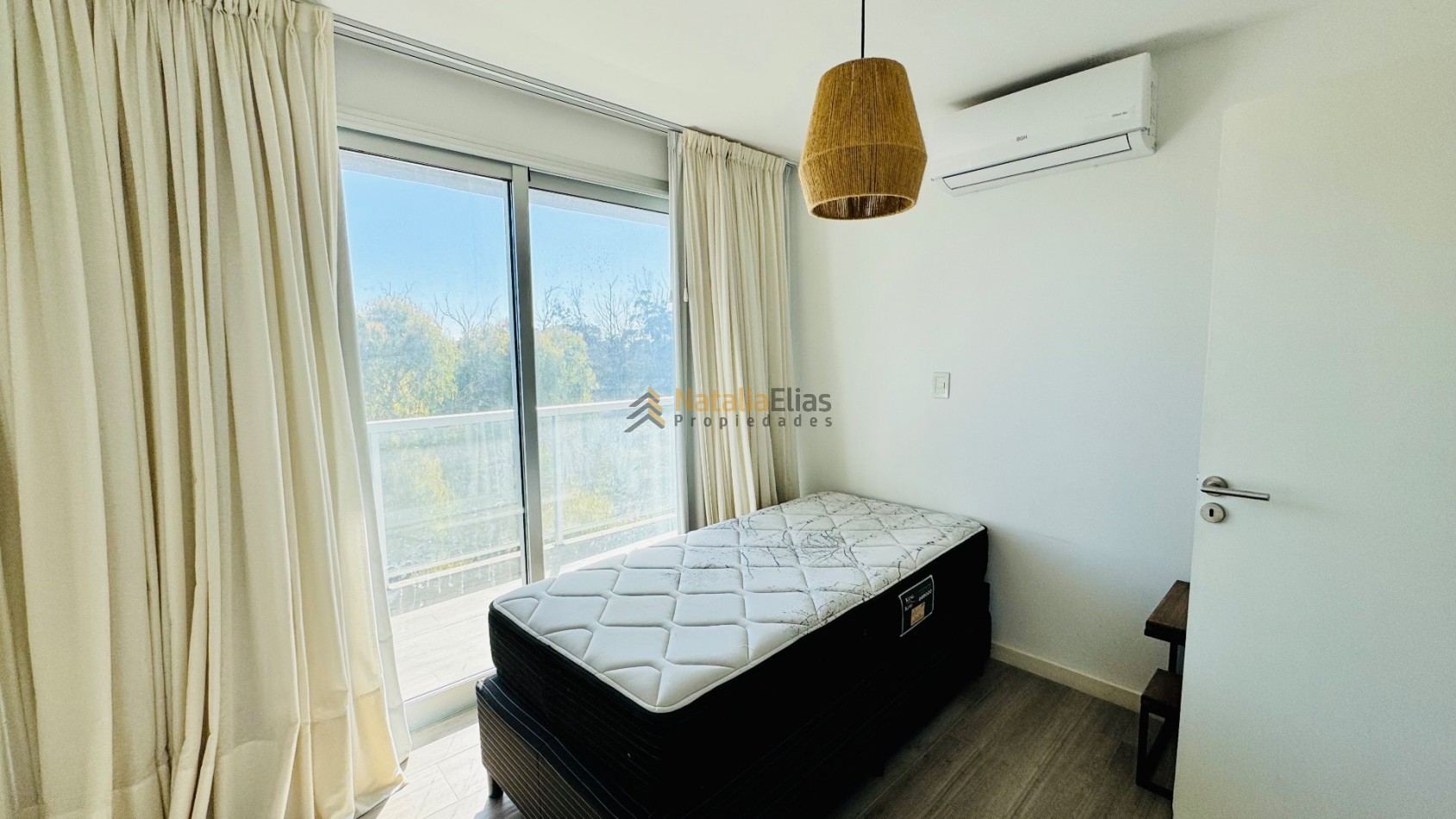Departamento 3 ambientes al frente en Pinamar 
