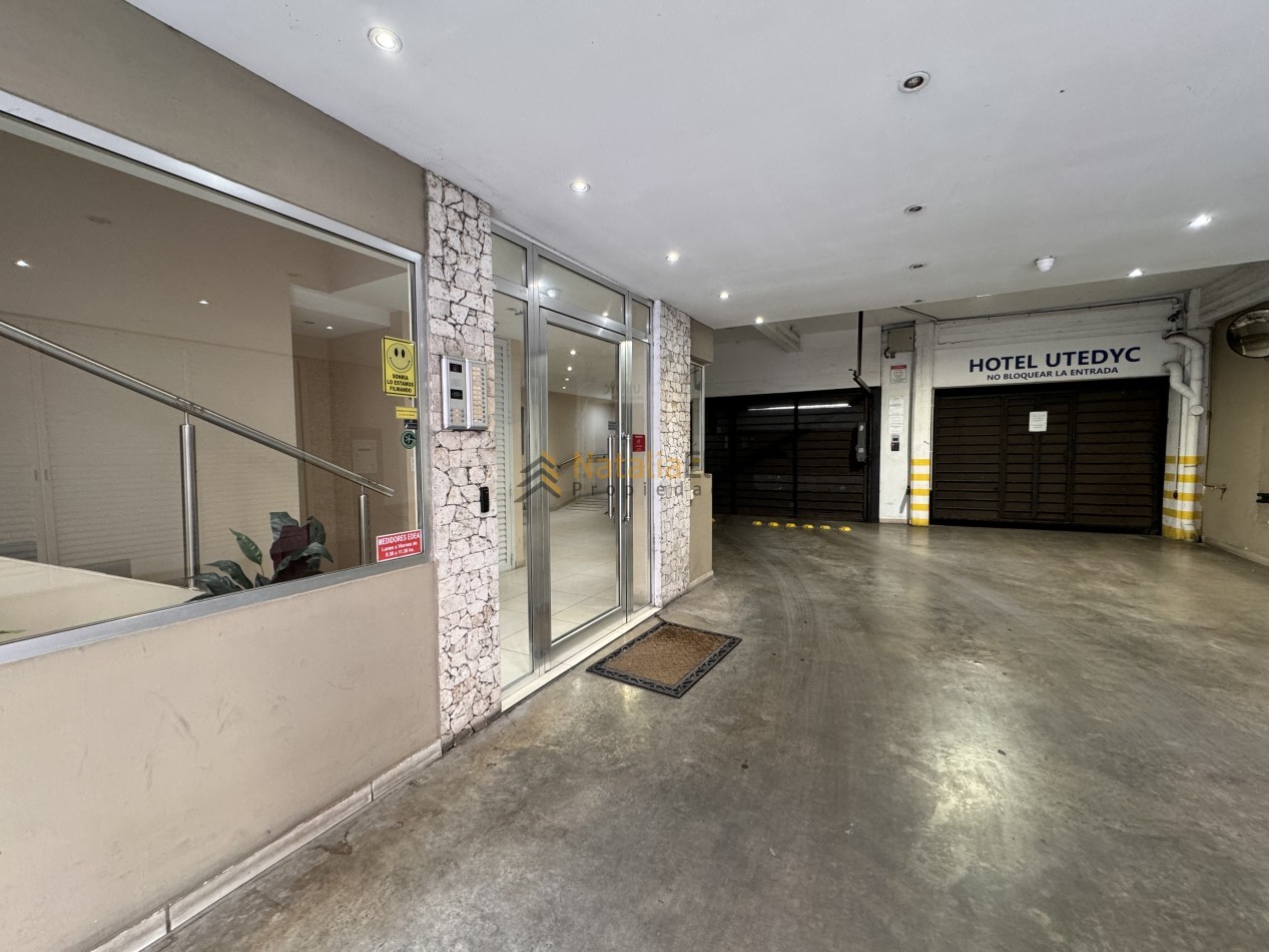 Departamento en Venta 2 ambientes con cochera cubierta en zona Plaza Colon 