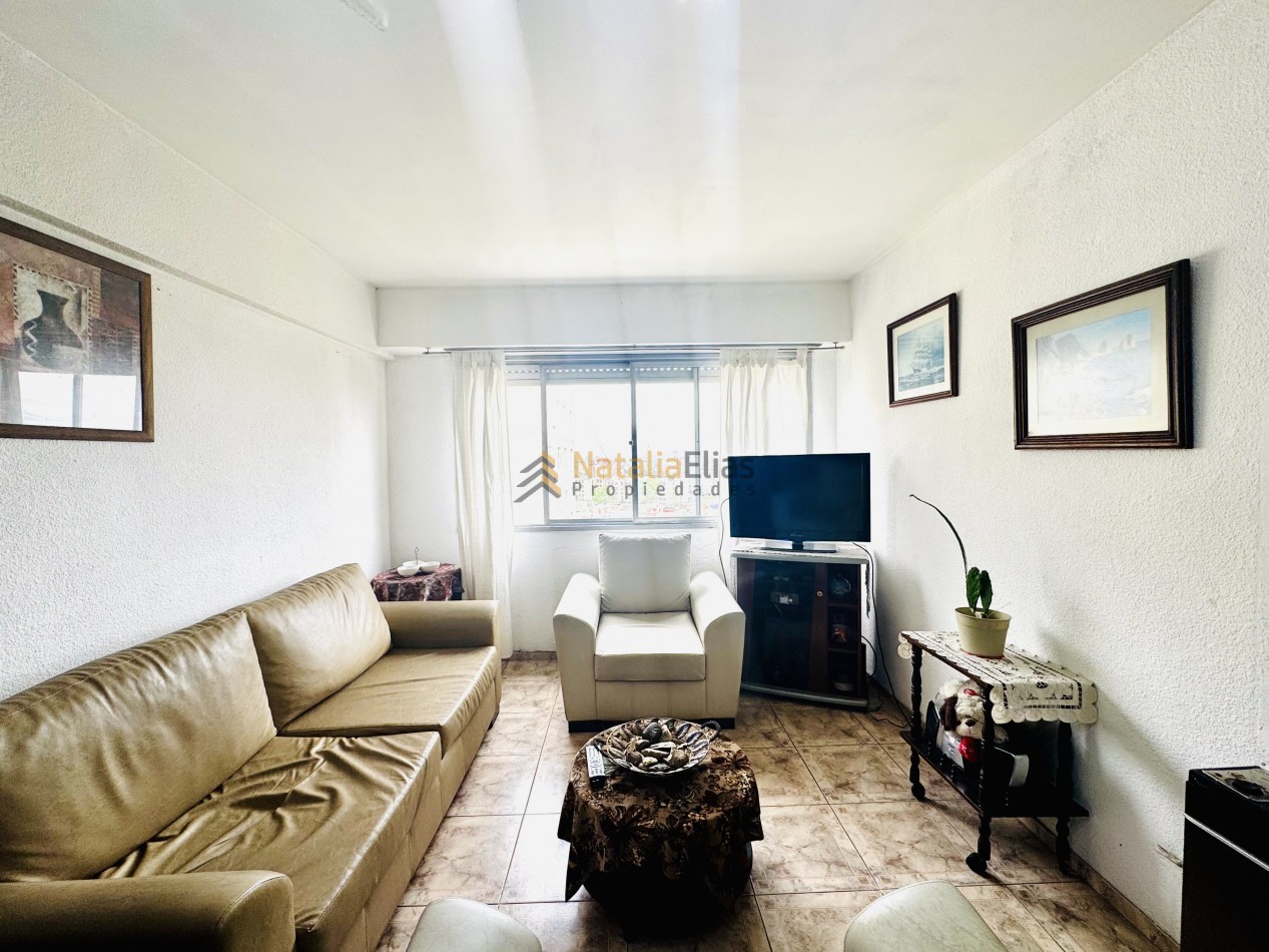 Departamento 3 ambientes externo con espacio de cochera 