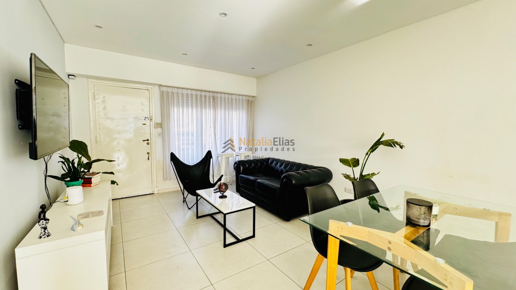 Chalet 3 ambientes con garage y parque 
