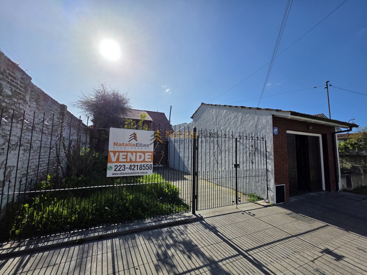 Chalet 3 ambientes con patio y garage en Pinos de Anchorena
