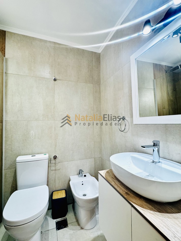 Semipiso 4 ambientes en zona Centro reciclado y equipado