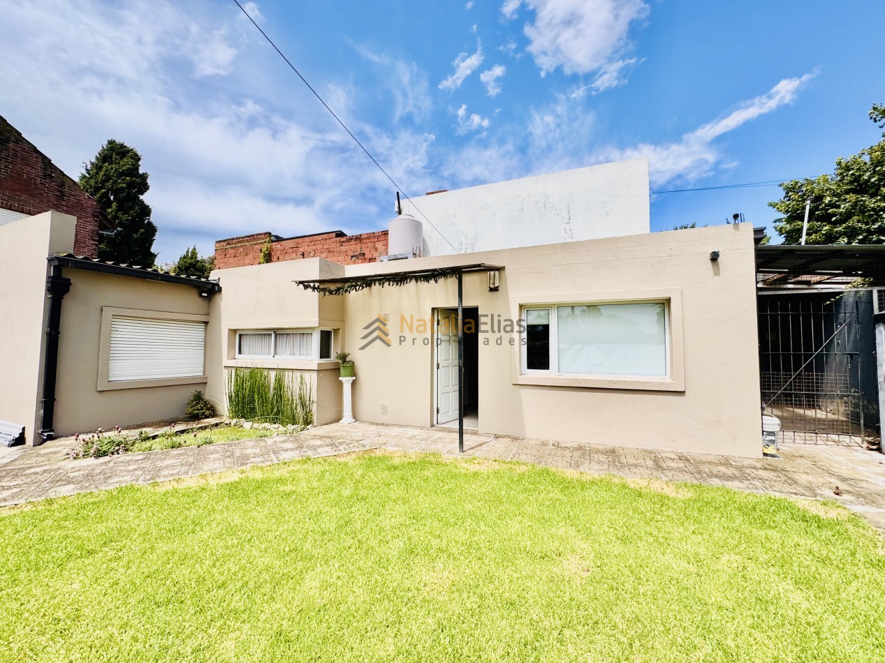 Moderna casa en barrio Las Avenidas