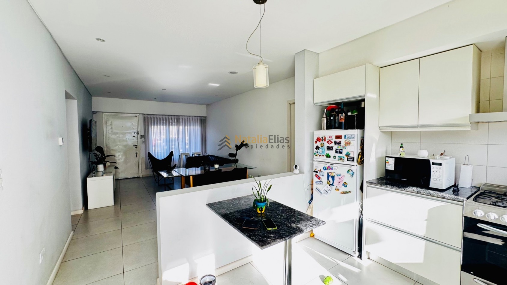 Chalet 3 ambientes con garage y parque 