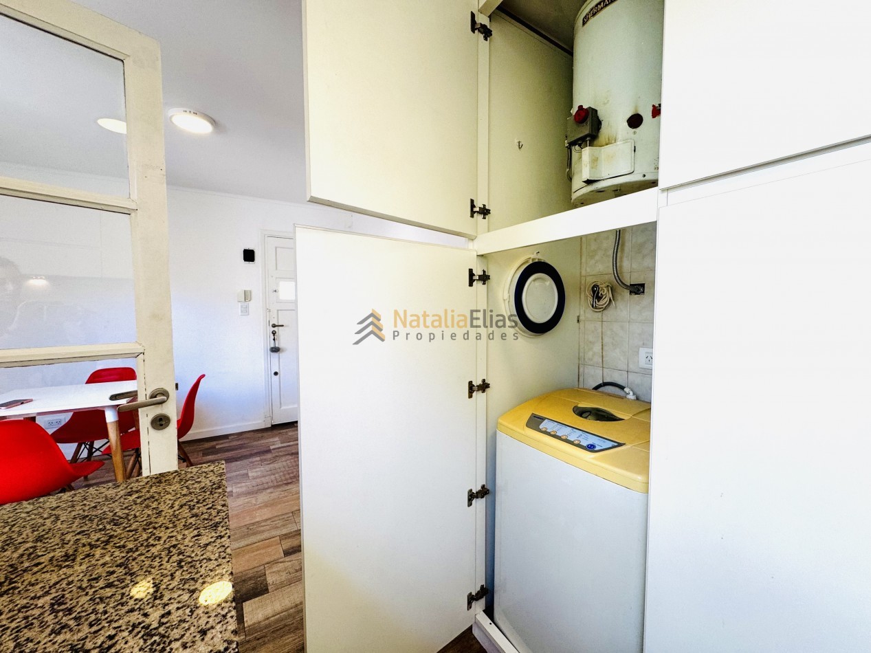 PH en La Perla 2 ambientes con patio propio RECICLADO y EQUIPADO