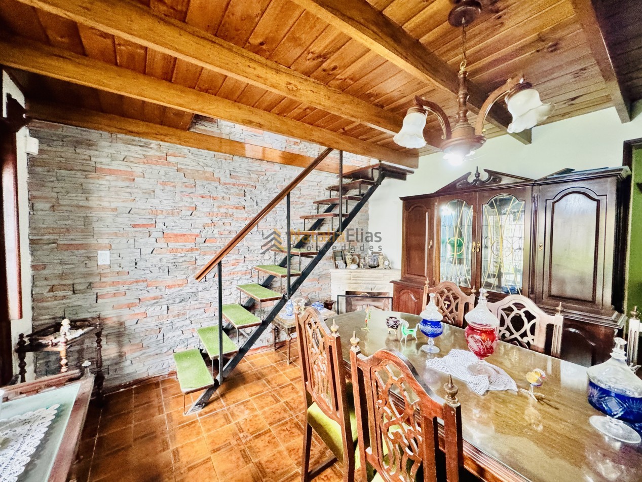 Chalet 3 ambientes con patio y garage en Pinos de Anchorena