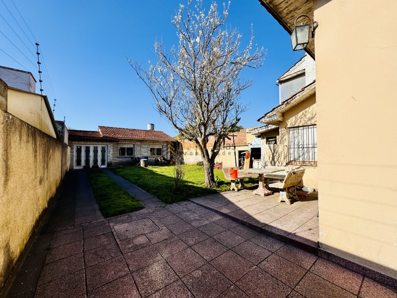 Lote en zona Constitucion con viviendas a reciclar o demoler 