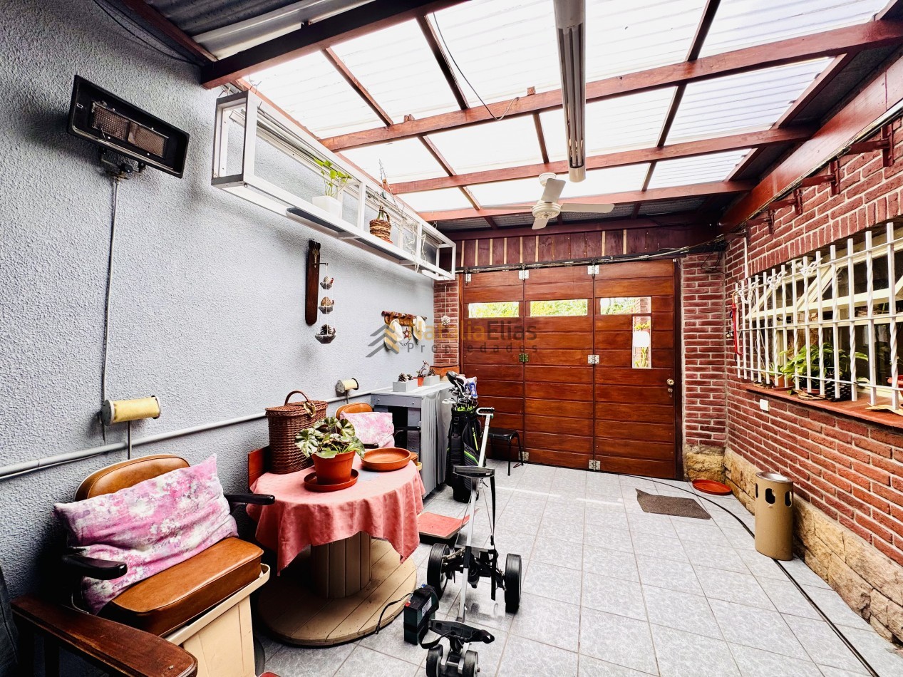 Impecable chalet con quincho en barrio Las Avenidas