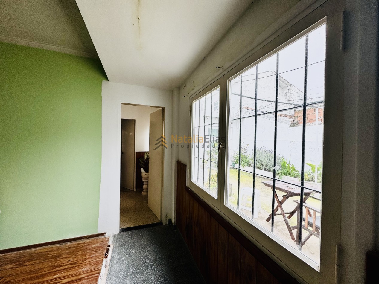 Chalet 3 ambientes con patio y garage en Pinos de Anchorena