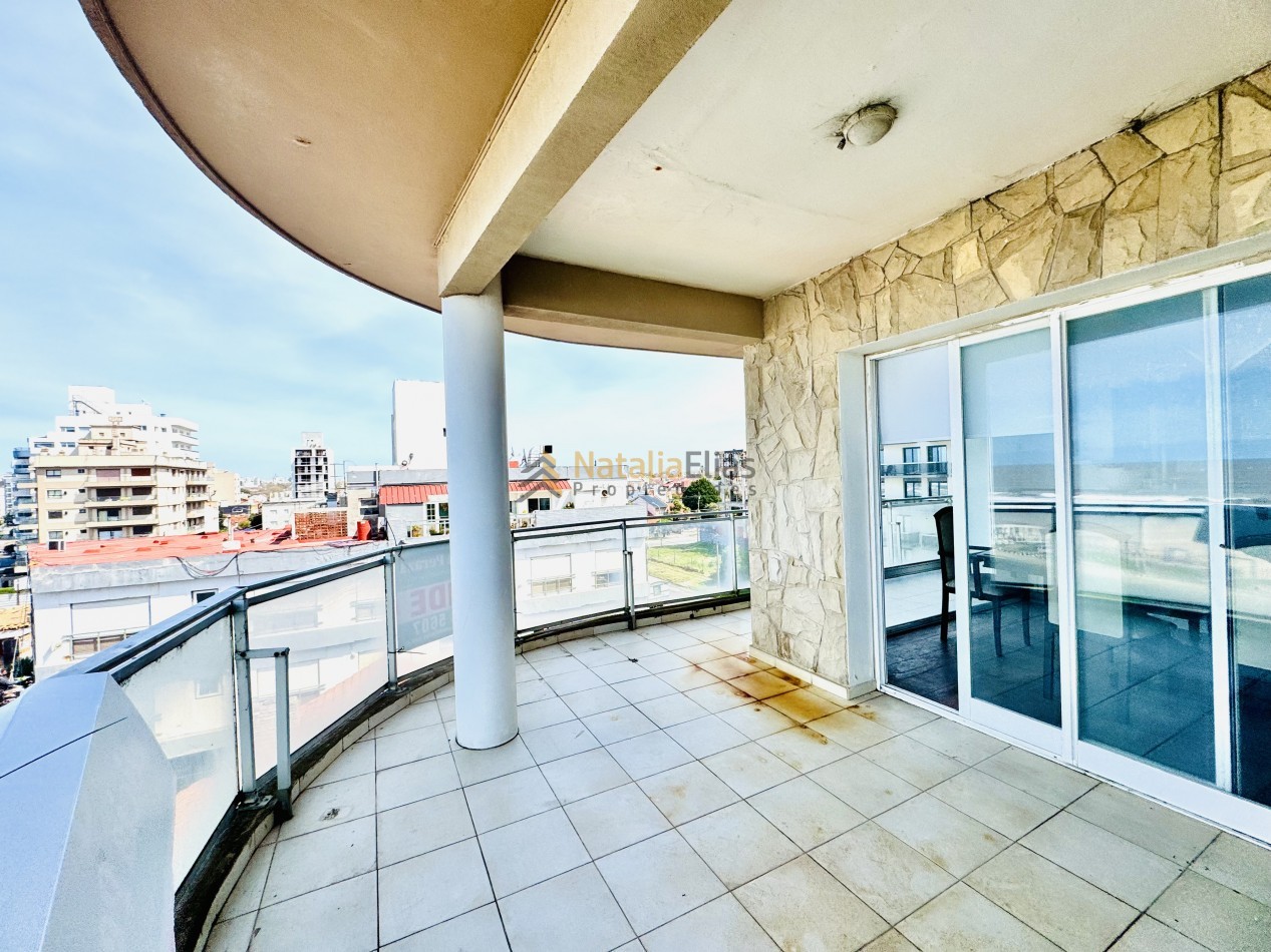 Departamento 4 ambientes frente al mar 