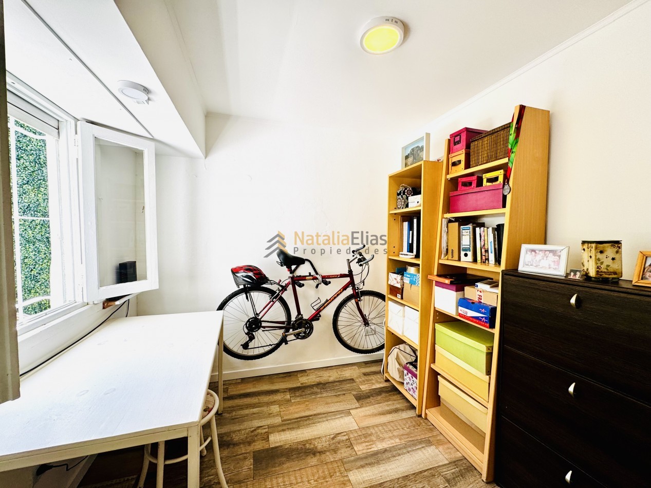 PH en La Perla 2 ambientes con patio propio RECICLADO y EQUIPADO