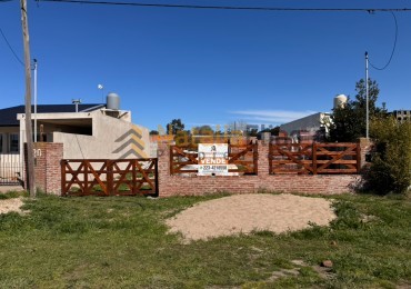 Lote en venta en Santa Elena con construccion a terminar 