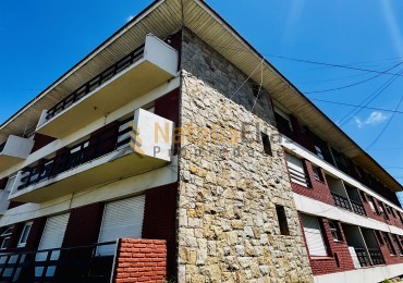 Departamento 2 ambientes y medio con cochera zona Constitucion 